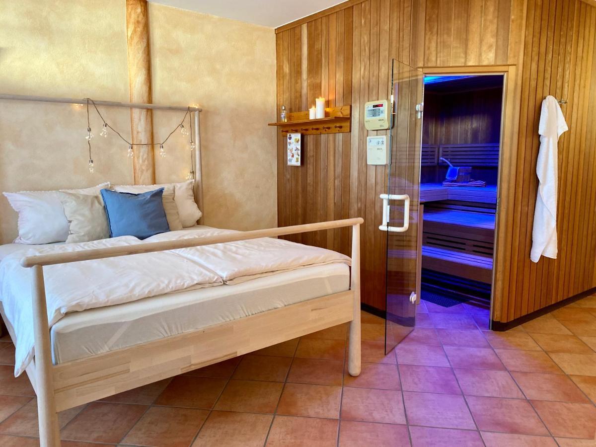 Private Spa Mit Sauna Und Whirlpool Schrozberg Extérieur photo