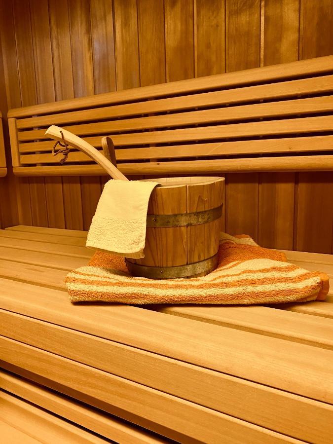 Private Spa Mit Sauna Und Whirlpool Schrozberg Extérieur photo